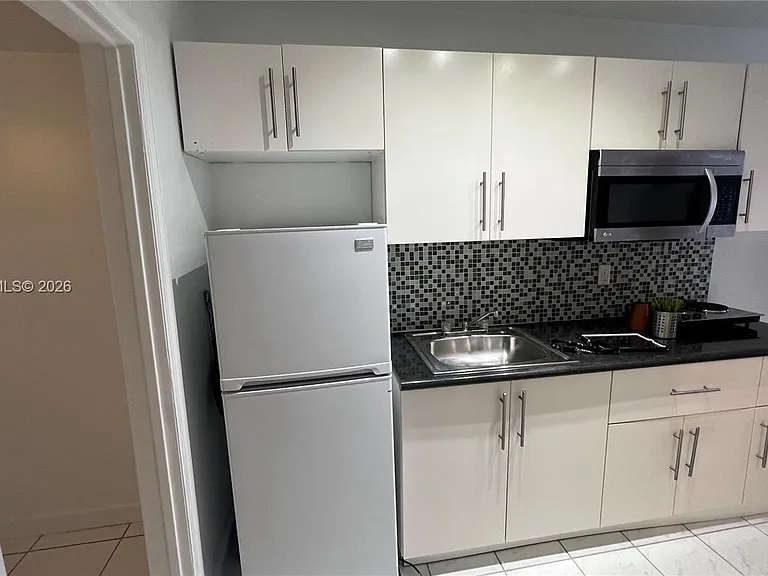1234 Euclid Ave #4 — Photo 1