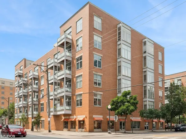939 W Madison St APT 205, Chicago, IL 60607