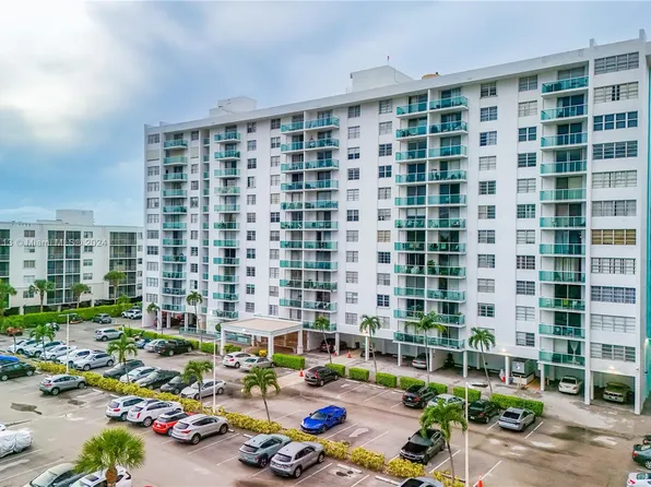 2841 NE 163rd St APT 704, North Miami Beach, FL 33160