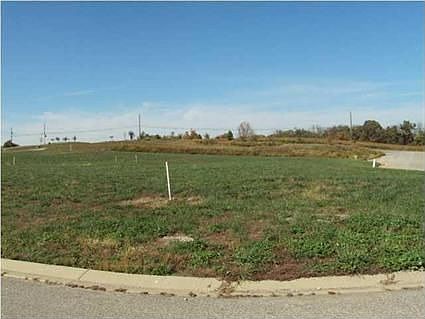 1st image of 5588 Essex Dr