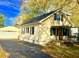 1612 Hillcrest St, Lansing, MI 48910