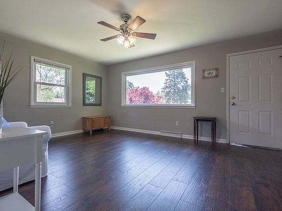 3rd image of 437 N Park Ave