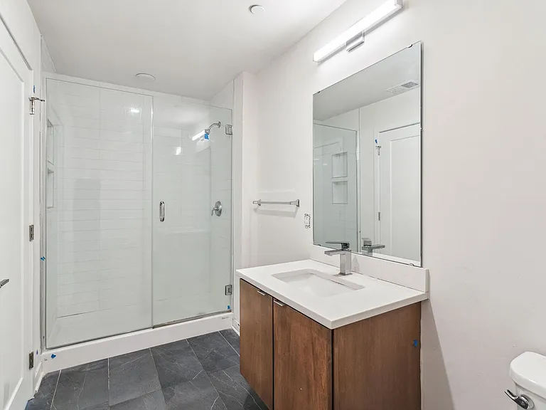 Graduate Pointe — Photo 176