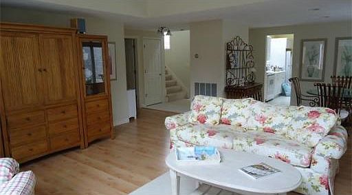 5th image of 57 West Woods