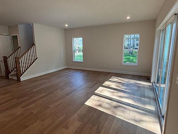 2nd image of 102 Goergetown Dr