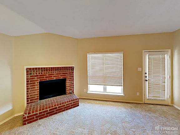 3rd image of 626 Diamond Creek Dr