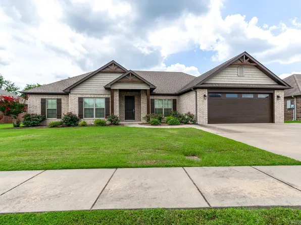 1720 Josh Dr, Conway, AR 72034