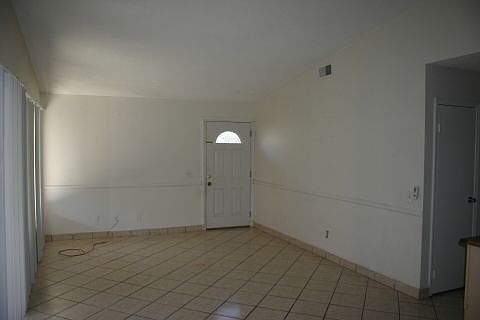 2nd image of 3707 Eisenhower Dr