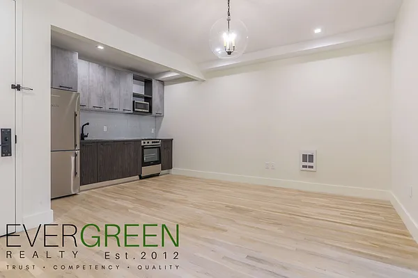 Rented by Evergreen Apartments BK | media 24