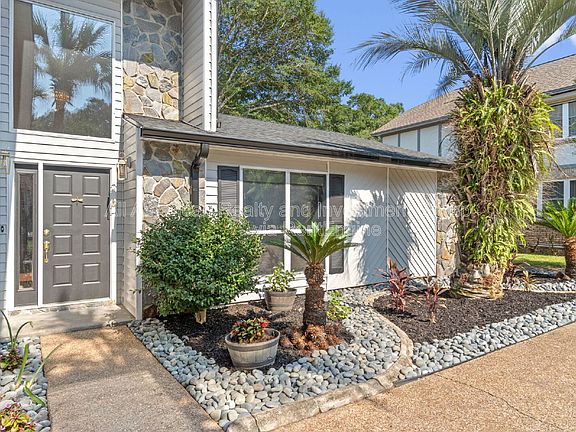 2nd image of 101 Hands Cove Ln