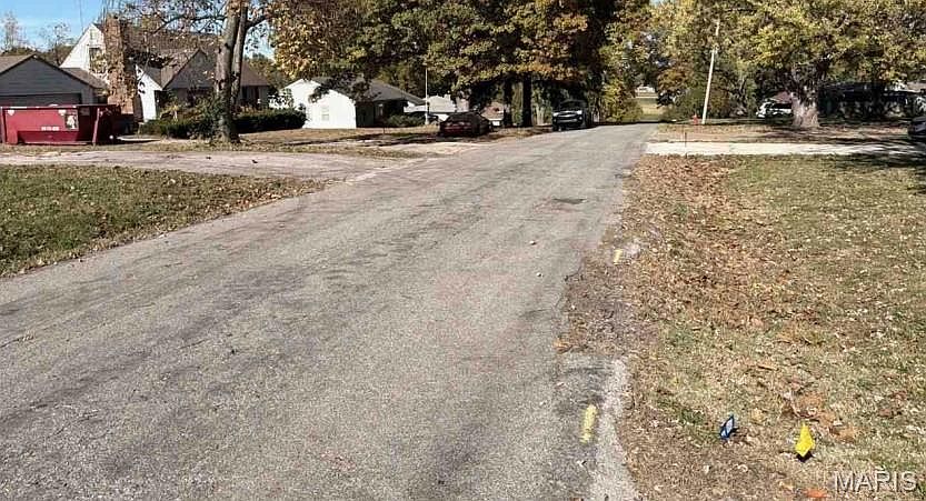 2nd image of 5925 Crescent Ave