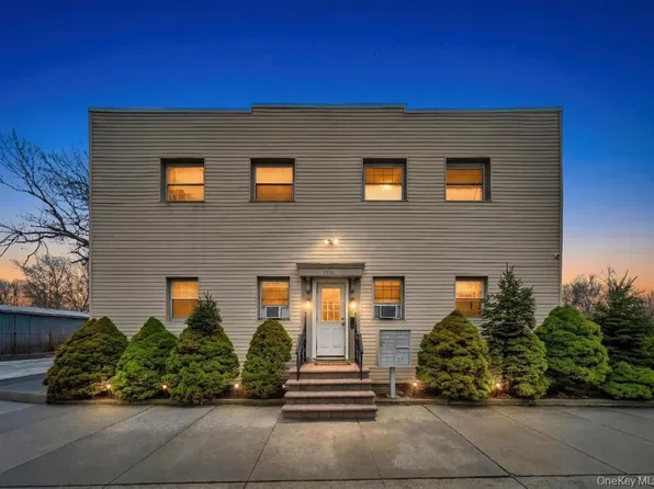 1550 Montauk Hwy APT 1B, Mastic, NY 11950