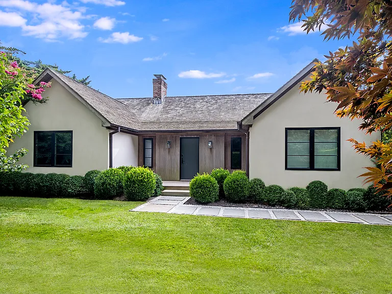 65 Mill Hill Ln — Photo 2
