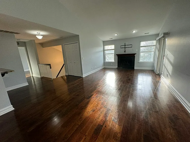 42891 Richmond Dr — Photo 22