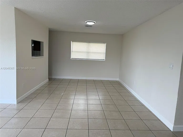 764 NW 5th St — Photo 2