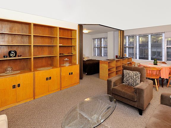 3rd image of 77 W 55th St APT 10D