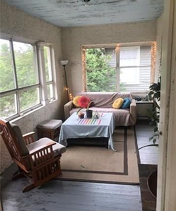 3rd image of 2021 Broadway St