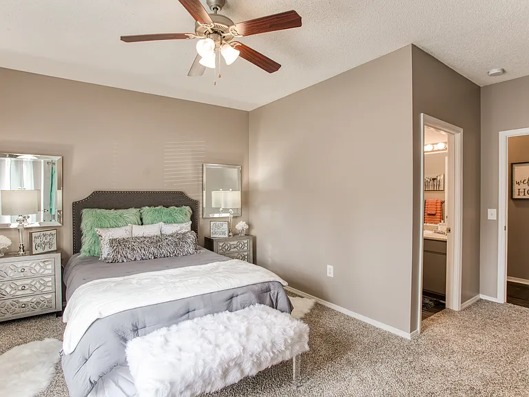 100 Huntley Apartment Dr — Photo 22