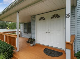 3 Sterling Cir, Dix Hills, NY 11746