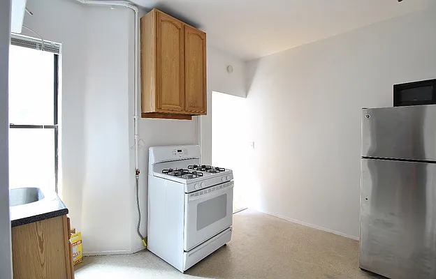 Rented by Julianna Realty Corp | media 14