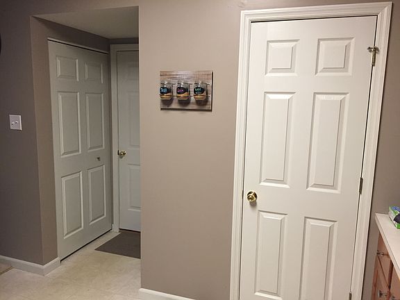 1/2 Bth & Pantry
