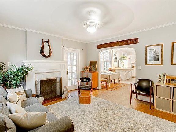 3rd image of 1208 W 45th St