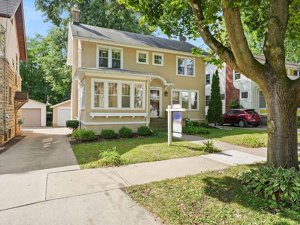 1st image of 1829 Rowley Ave