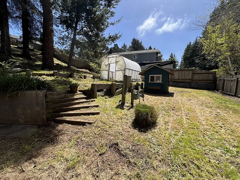 7025 London Dr — Photo 8