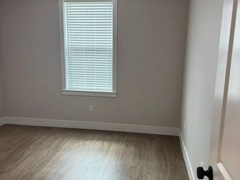6165 Farmstead Ave — Photo 4
