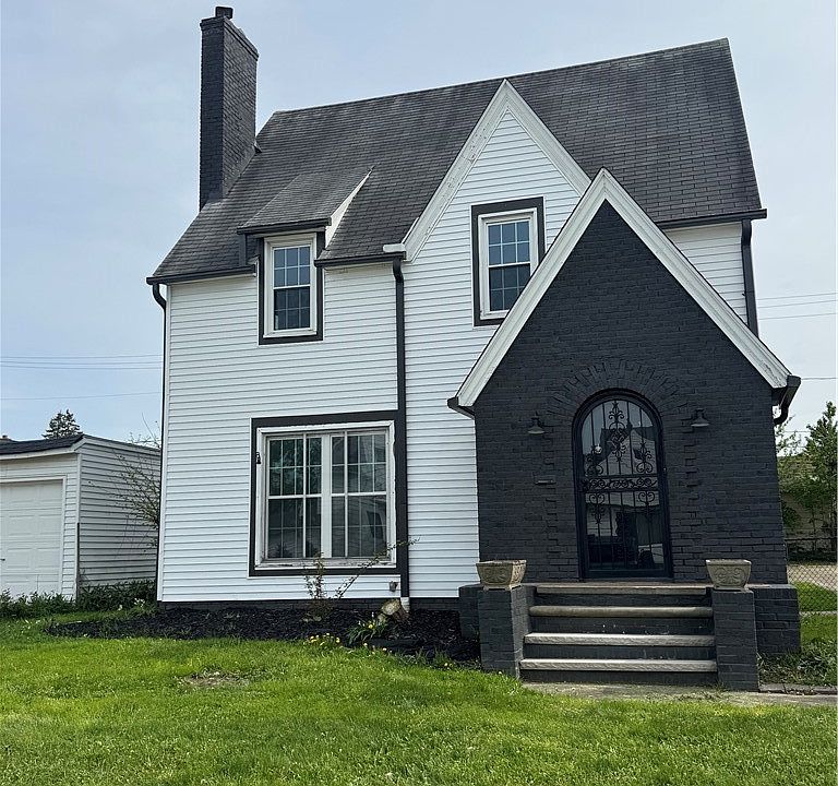1st image of 10900 Vernon Ave