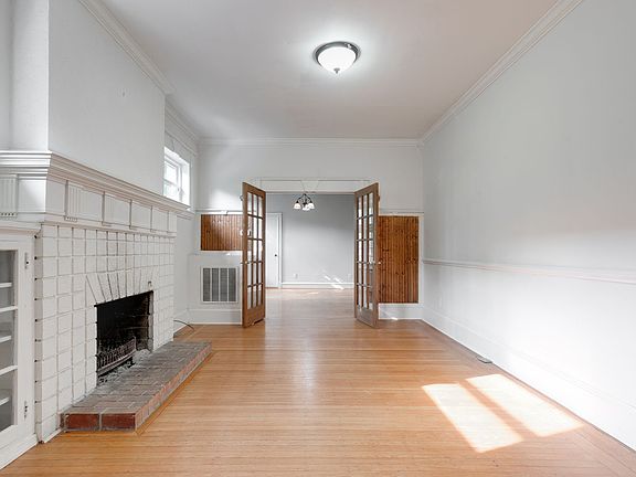 3rd image of 3028 Kensington Ave Unit 1