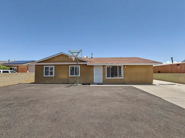 808 Sunrise Dr SW, Albuquerque, NM 87121