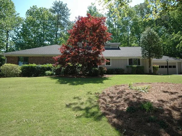 825 Ferncroft Ct, Roswell, GA 30075