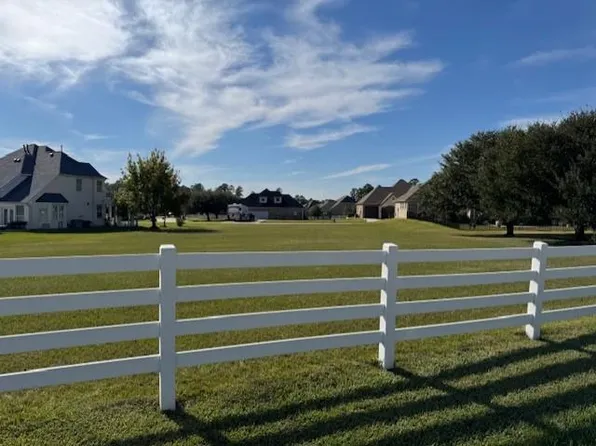 5912 Oak Leaf Ct, Conroe, TX 77304