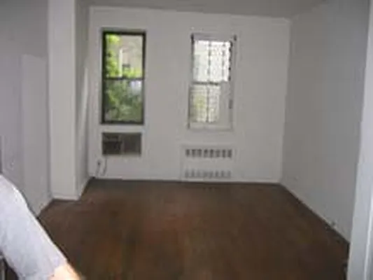 Rented by Eric Goodman Realty Corp | media 27