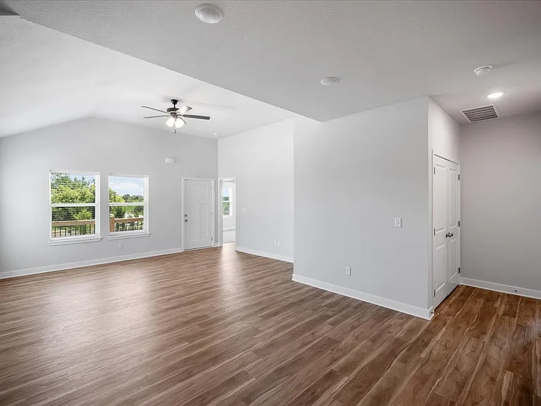 Barry West Townhomes — Photo 86