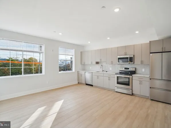 646 N 32nd St, Philadelphia, PA 19104