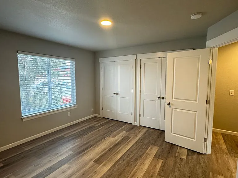 210- 2012 NE Neil Way — Photo 10