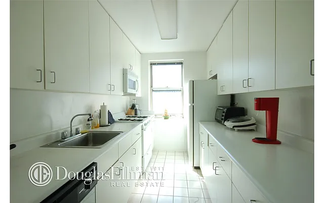 Sold by Douglas Elliman | media 5