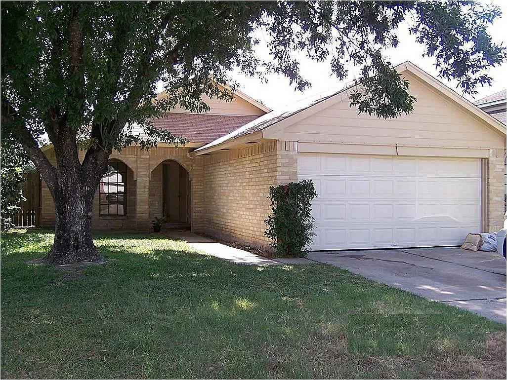4218 Hawk Meadow Dr — Photo 2