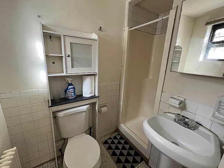30-64 21st St #1R — Photo 5
