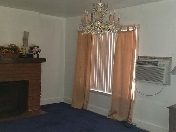 4th image of 107 W Baker Dr