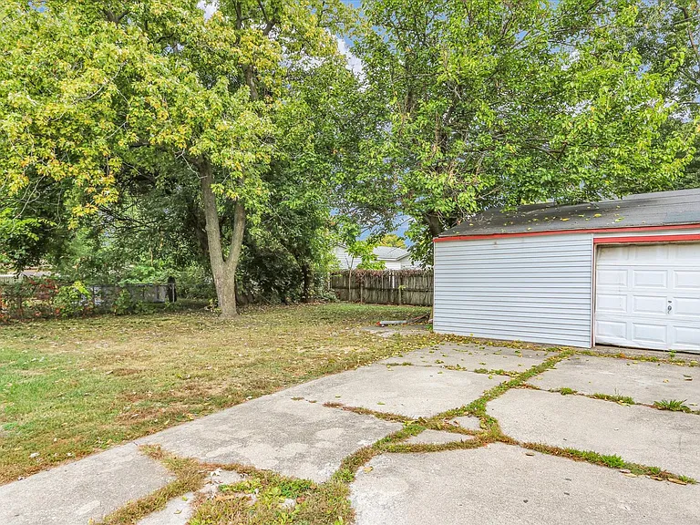1306 Ellis Dr — Photo 21