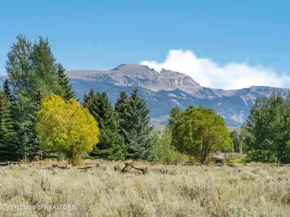 7555 N Roberta Dr, Jackson, WY 83001