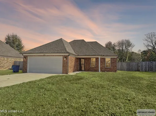 6152 Humphreys Dr, Olive Branch, MS 38654