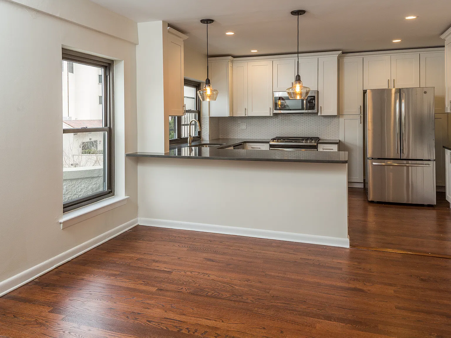 3 bed, 1586 sqft, $6,000 — Photo 4