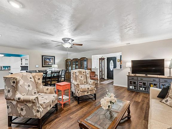 5th image of 9809 S Country Club Dr