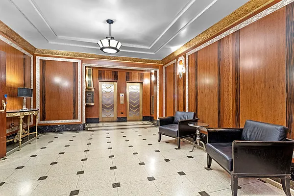 Sold by Compass | media 20