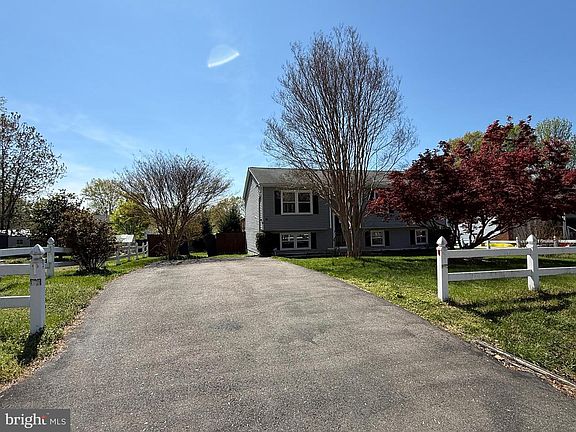 2nd image of 4 Jenbeck Ct