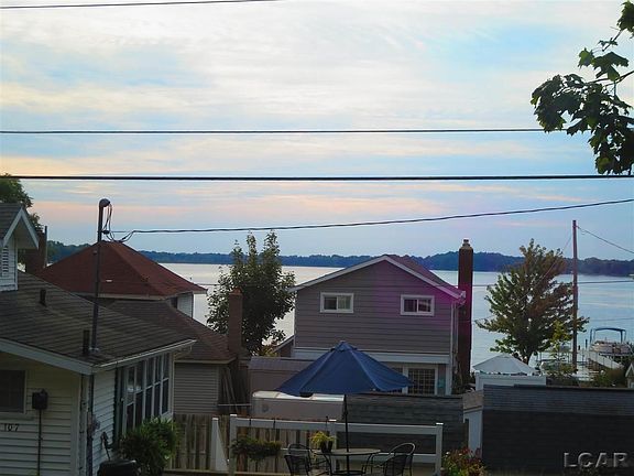 3rd image of 1120 Lakeview Dr